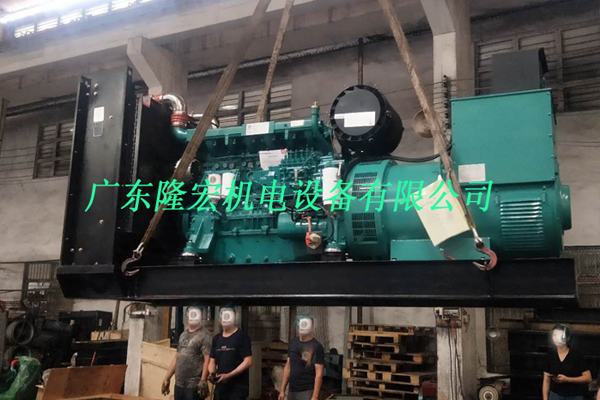 350KW濰柴動(dòng)力股份柴油發(fā)電機(jī)組、安裝完、調(diào)試發(fā)貨
