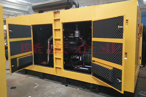 600KW上柴股份靜音柴油發(fā)電機組 出口非洲尼日利亞，裝車發(fā)貨